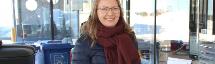 Hanna kehottaa jätekeskuksen yritysasiakkaita täyttämään jätekuormasta sähköisen siirtoasiakirjan.